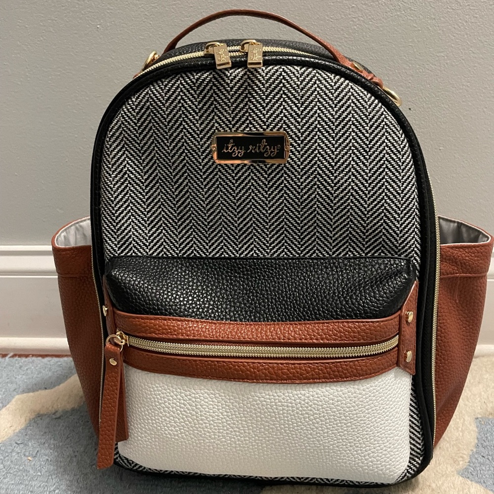 Beautiful Itzy Ritzy Diaper Bag!